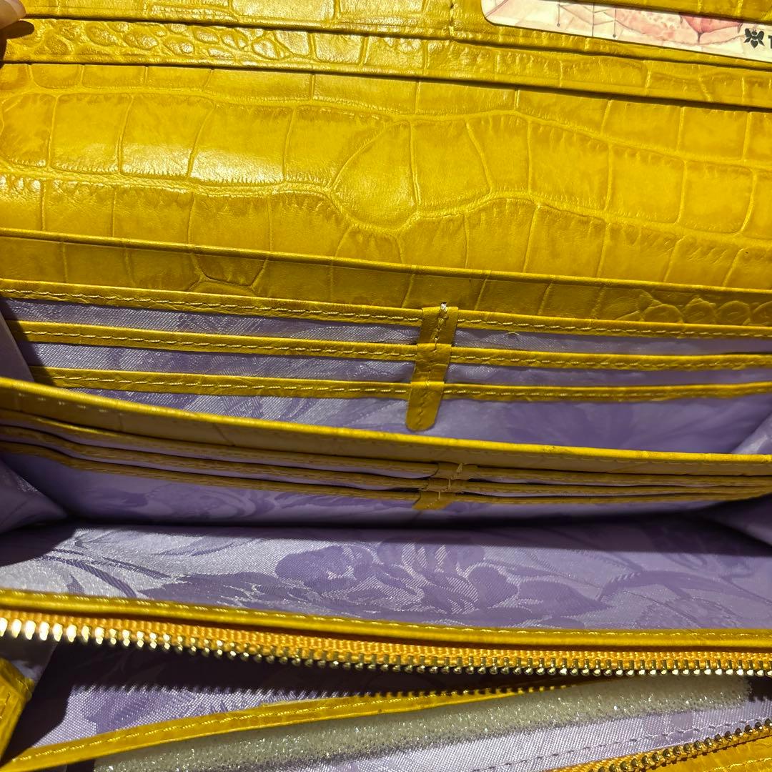 専用 Think Bee! フラワー刺繍 長財布