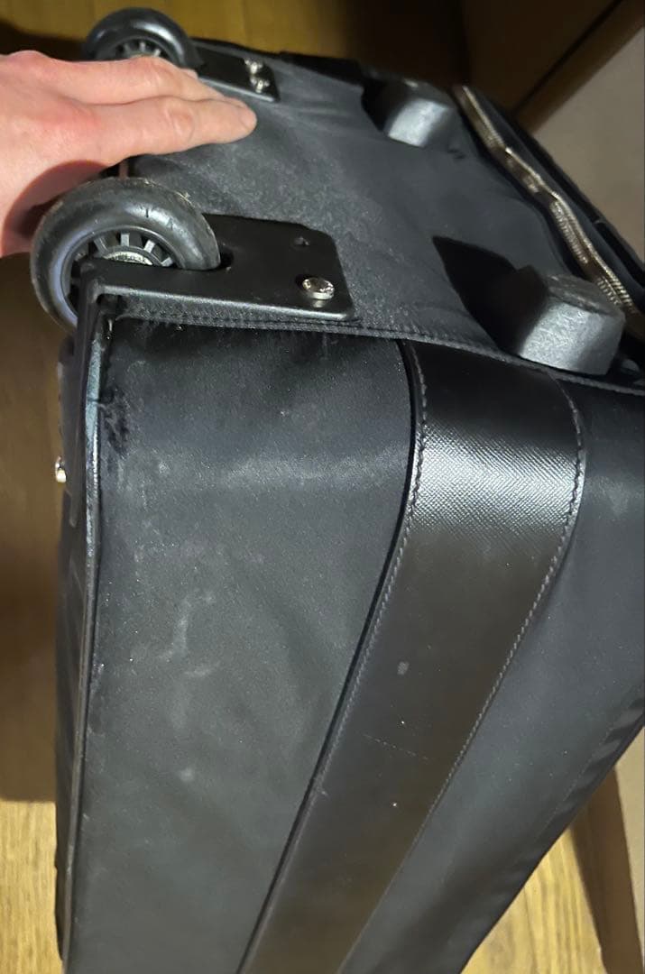 プラダ キャリーケース 三角ロゴ 南京錠付 ナイロン 本革 ブラック