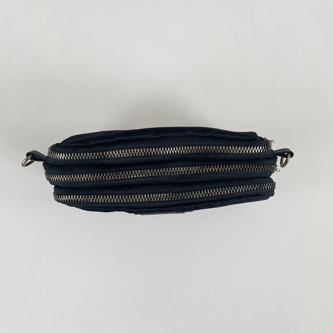 PRADA ブラック ショルダーバッグ ノベルティ