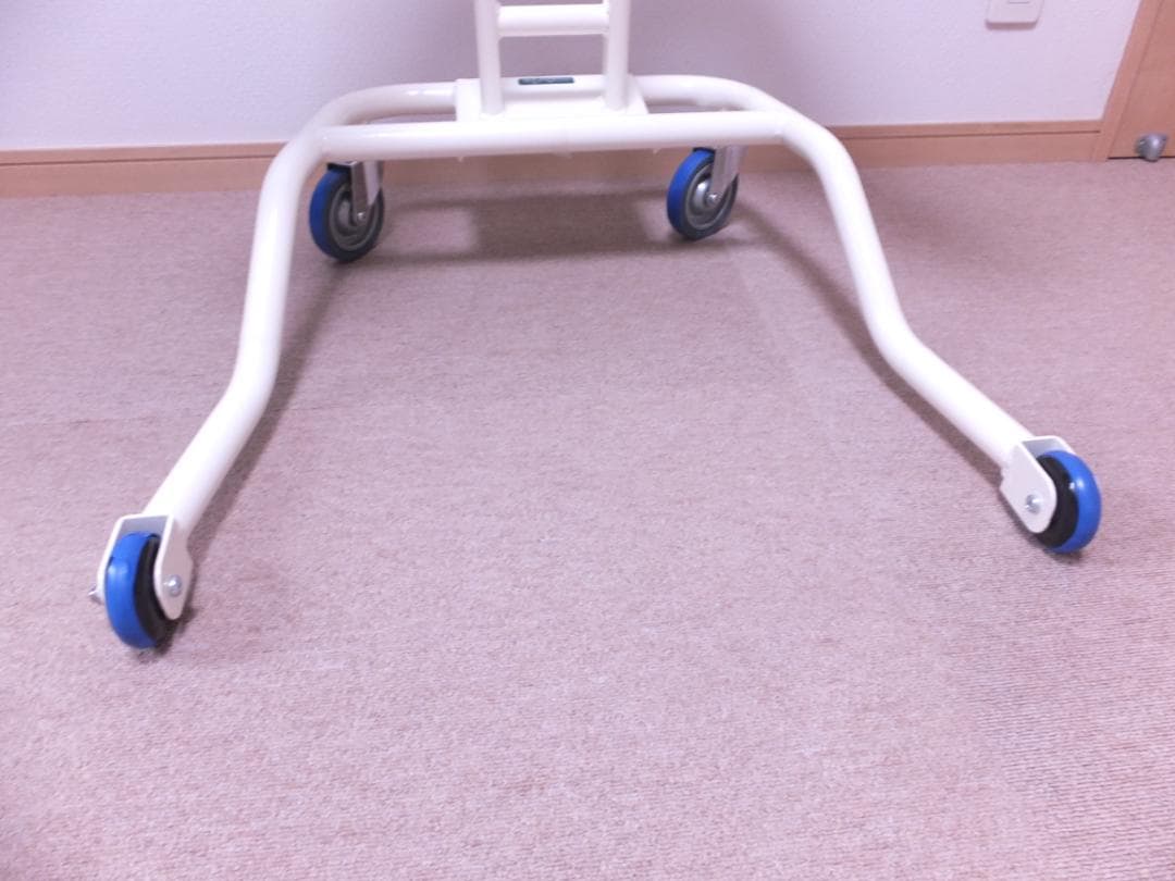 2台セット・未使用・送料込　歩行補助器　アズワン　らくらくあるくん　低床型　青