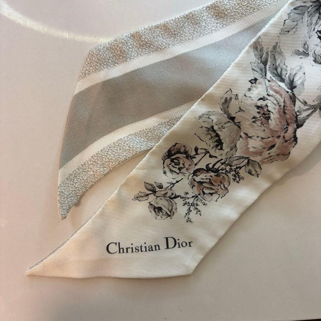 週末セール♡Christian Dior 花柄シルクスカーフ　ミッツァ