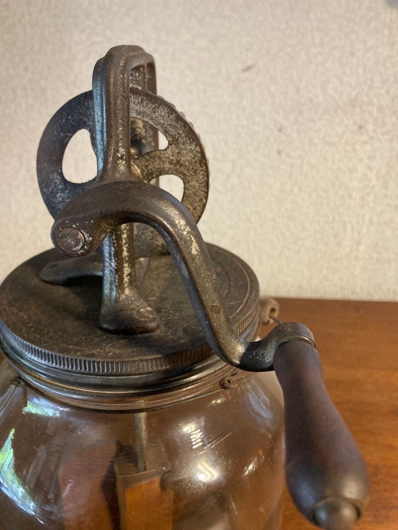 アンティーク　1950年代米国Vintage バター撹拌機です。