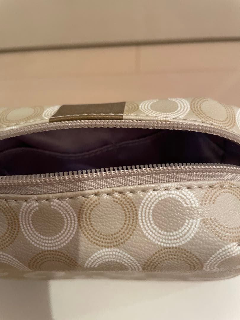 Coachコーチ 化粧 コスメティック ポーチ 新品未使用 箱 ショッパーあり