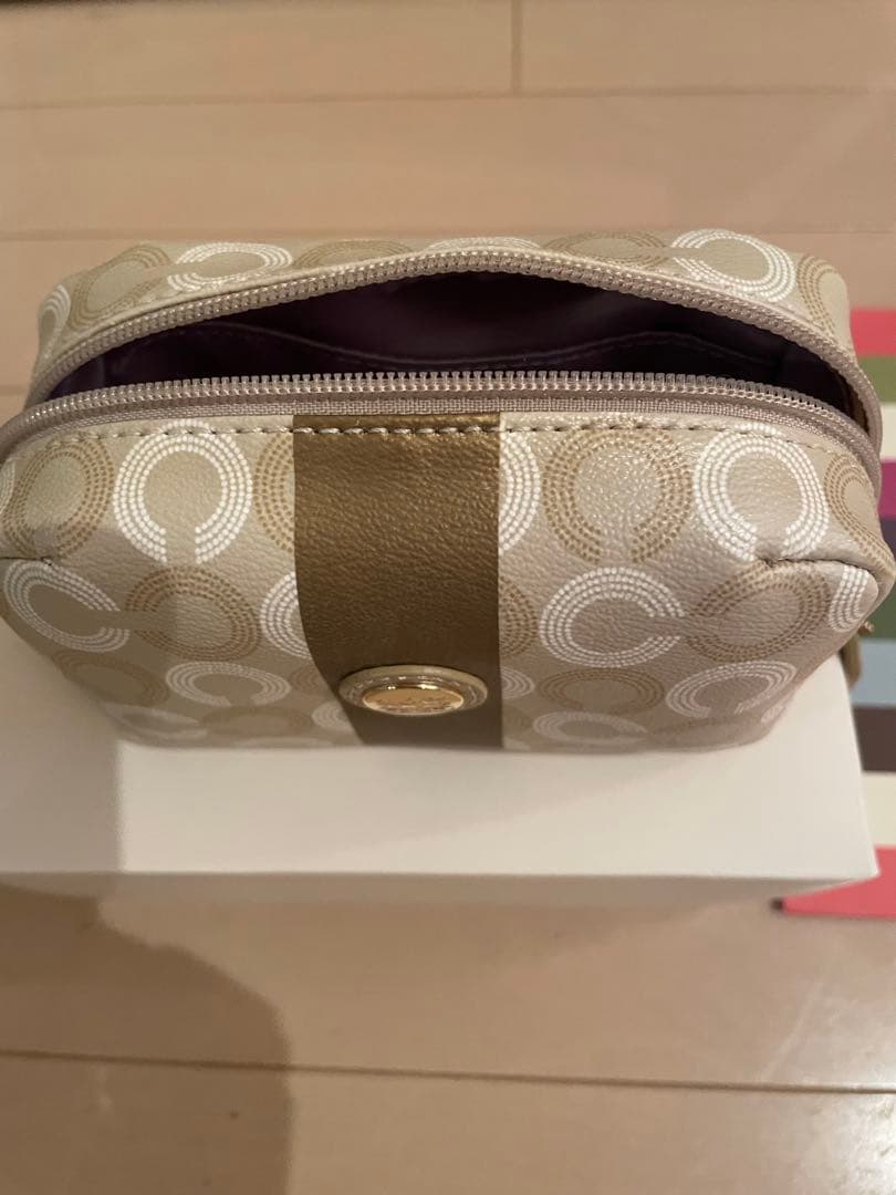 Coachコーチ 化粧 コスメティック ポーチ 新品未使用 箱 ショッパーあり