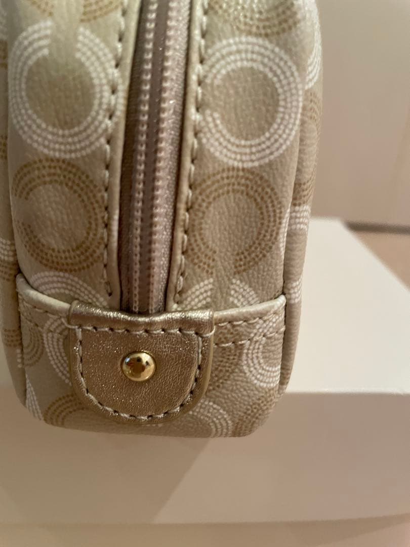 Coachコーチ 化粧 コスメティック ポーチ 新品未使用 箱 ショッパーあり