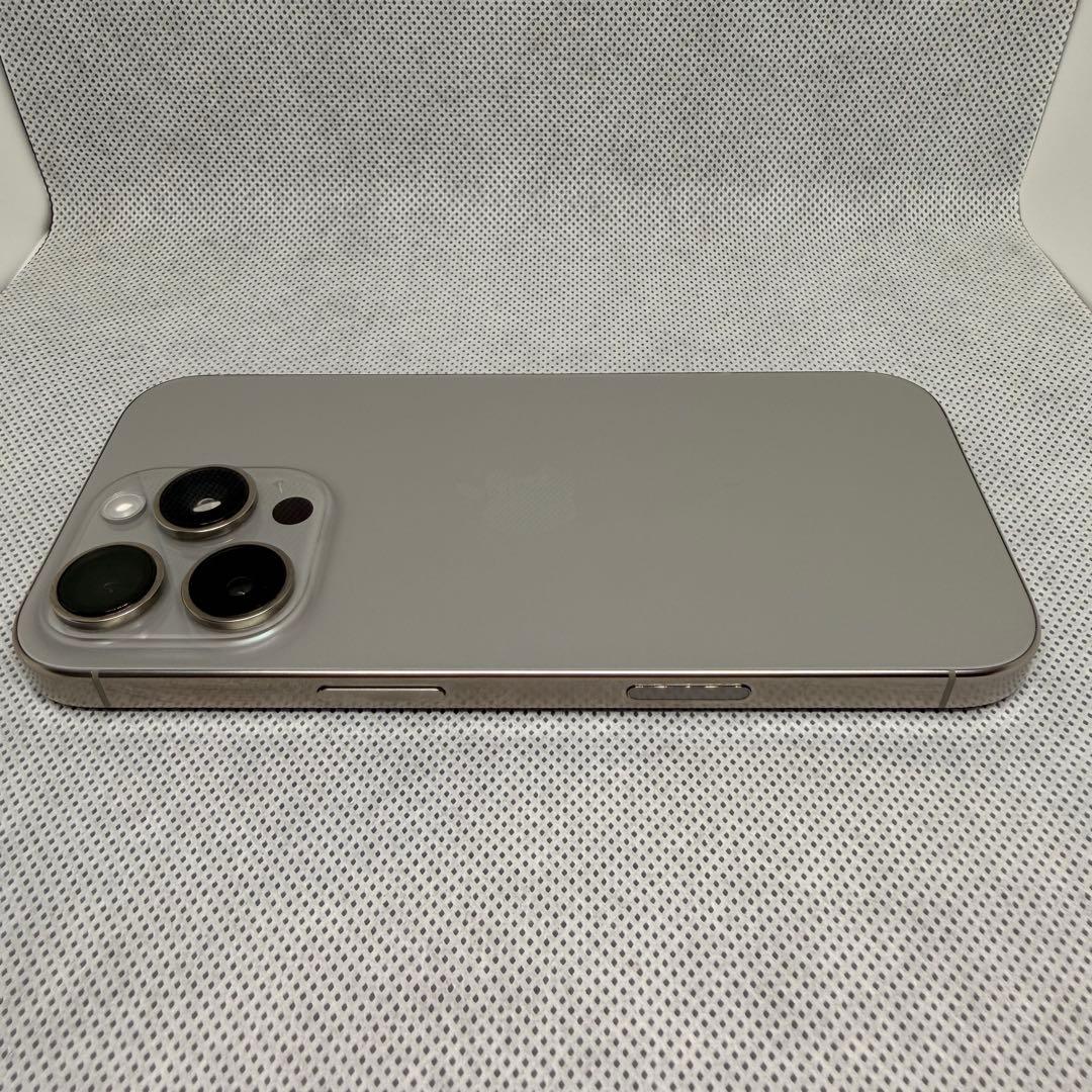【美品】iPhone 16 Pro 1TB ナチュラルチタニウム