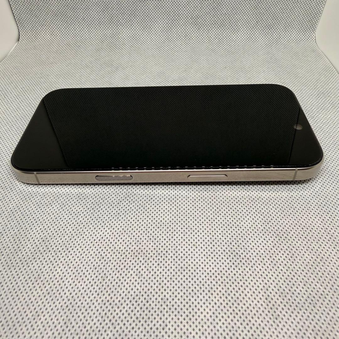 【美品】iPhone 16 Pro 1TB ナチュラルチタニウム