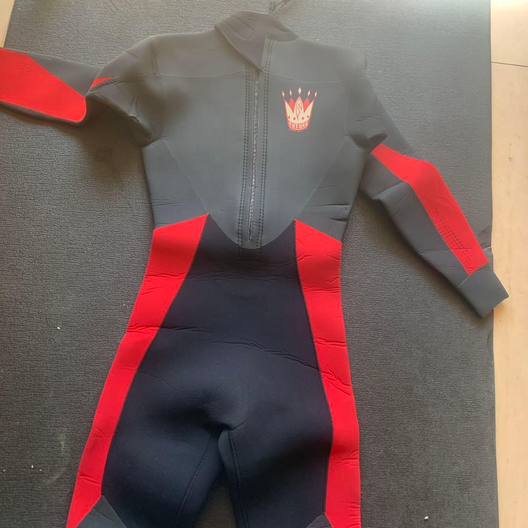5mm ウェットスーツ　Mサイズ フューチャー