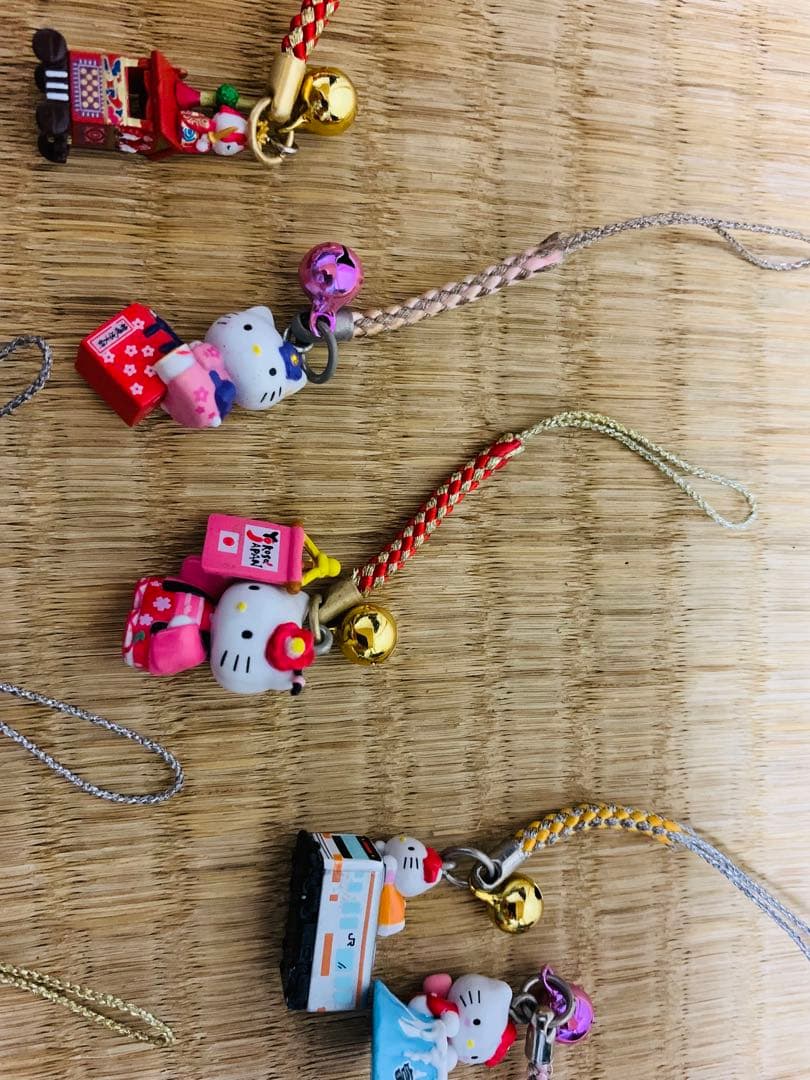 9/28迄　ご当地 キティちゃん ストラップ 20個