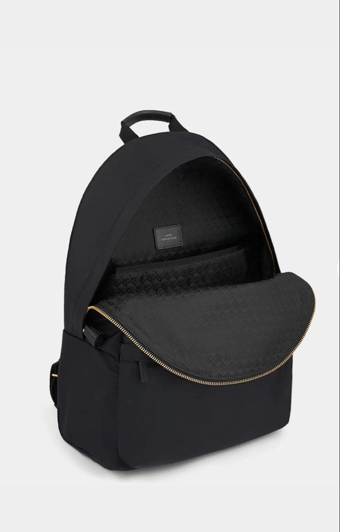 【12/30までの限定価格】未使用ANYA HINDMARCHアイズバックパック