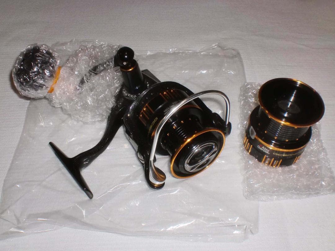 Ａｂｕ　オーシャンフィールド【３０００Ｈ／３０００ＳＨ】浅溝スプール付き　新品