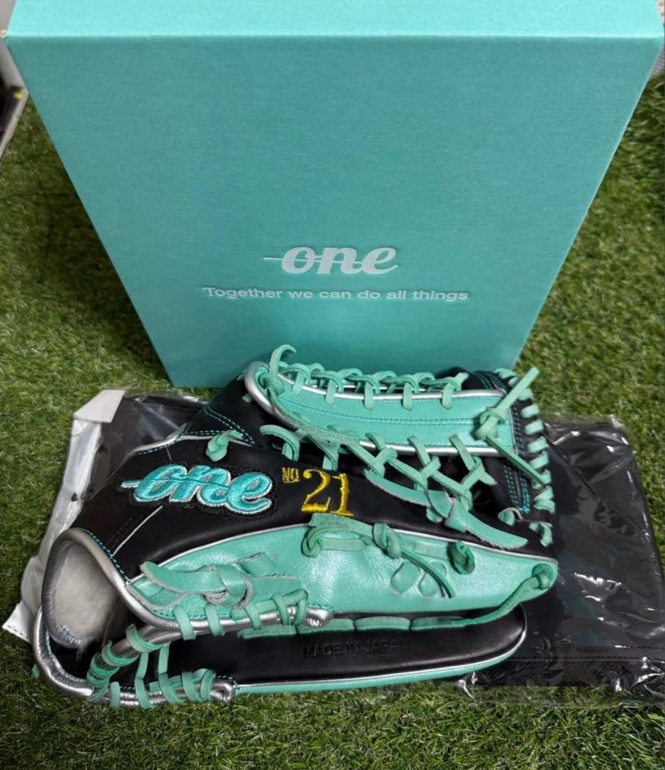 ワンオブジアンサー 硬式 外野手用 グラブ 万波モデル