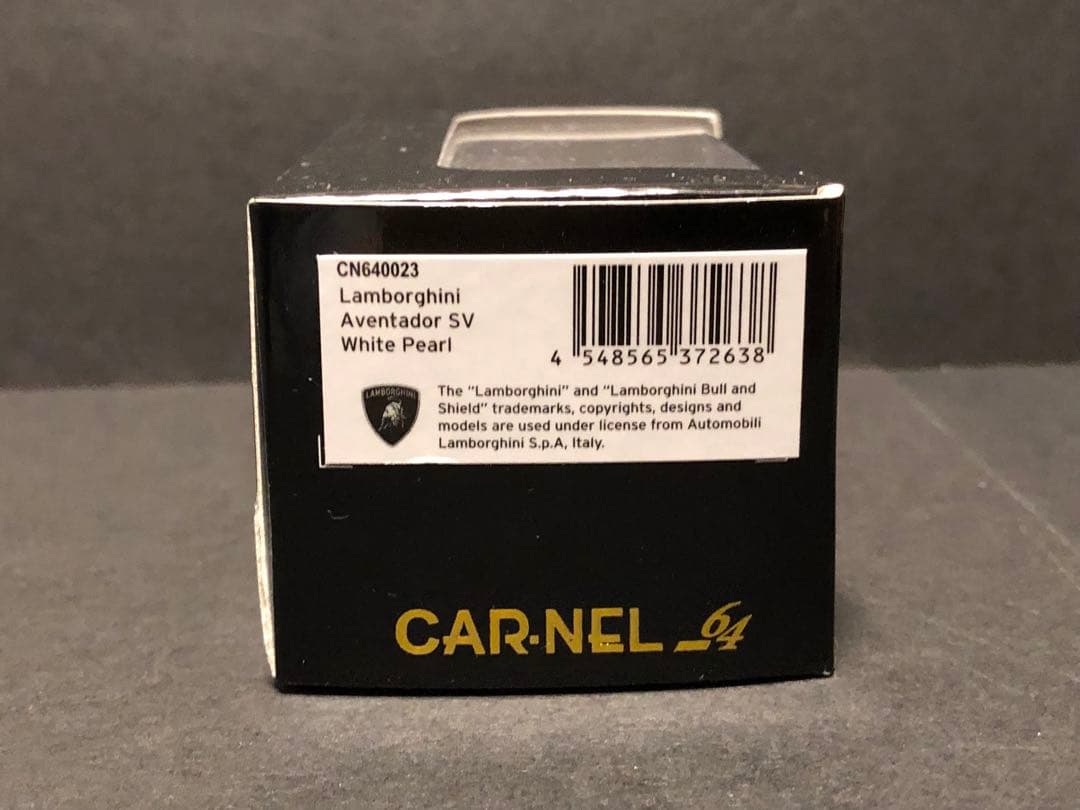 カーネル 1/64 ランボルギーニ アヴェンタドール LP750-4 SV 白