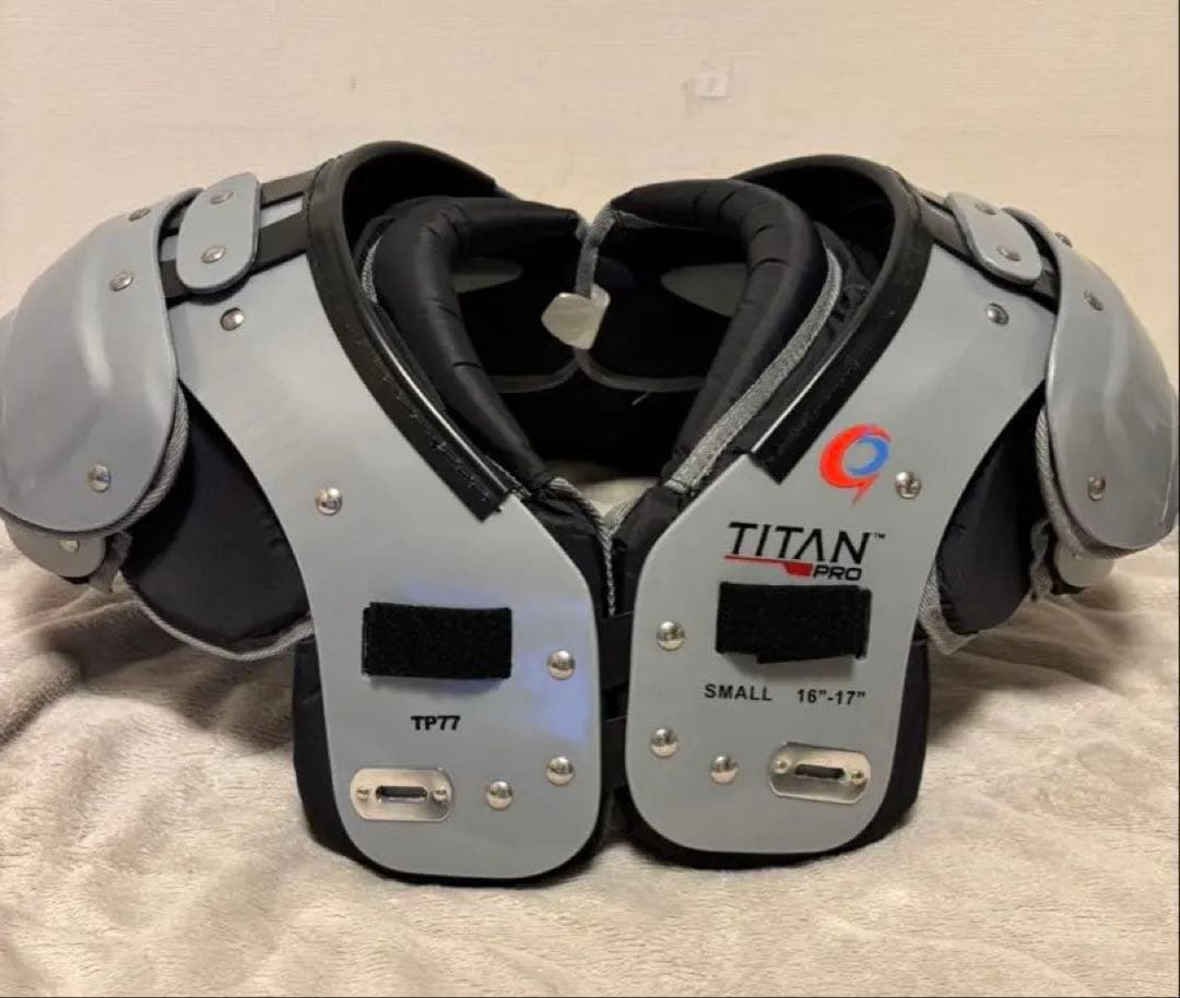 美品　新品もあり！アメリカンフットボール　防具一式riddell QBクラブなど