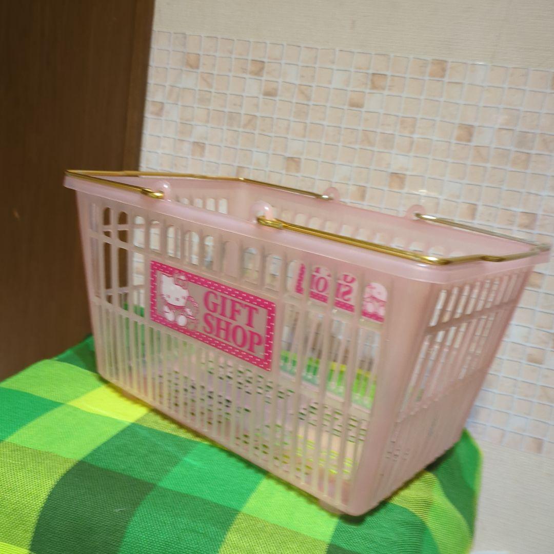ハローキティ バスケット カゴ レトロ　GIFT　SHOP　©️76;86