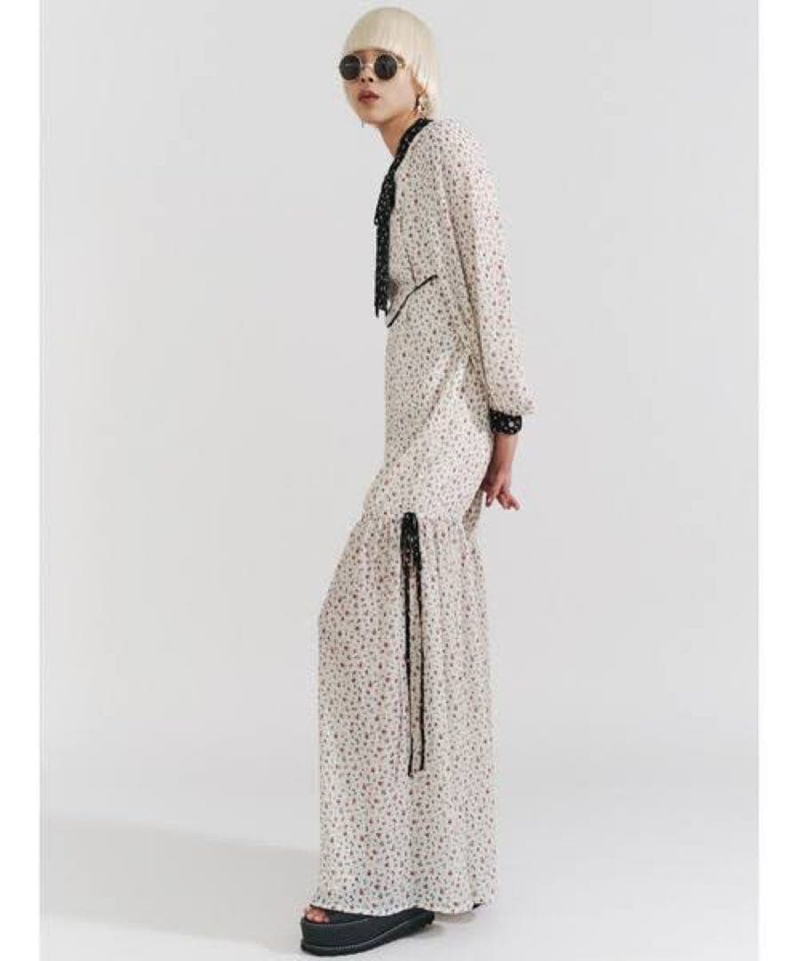 pameo pose 花柄　オールインワン　ホワイト