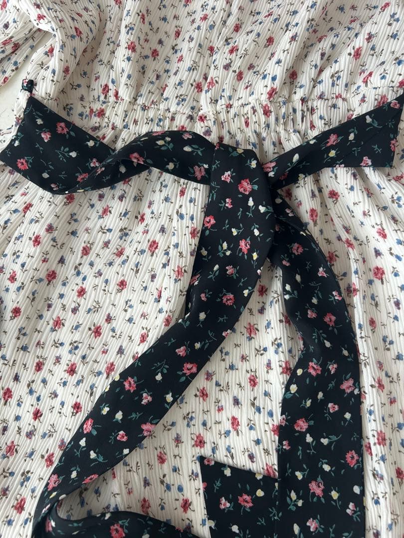 pameo pose 花柄　オールインワン　ホワイト