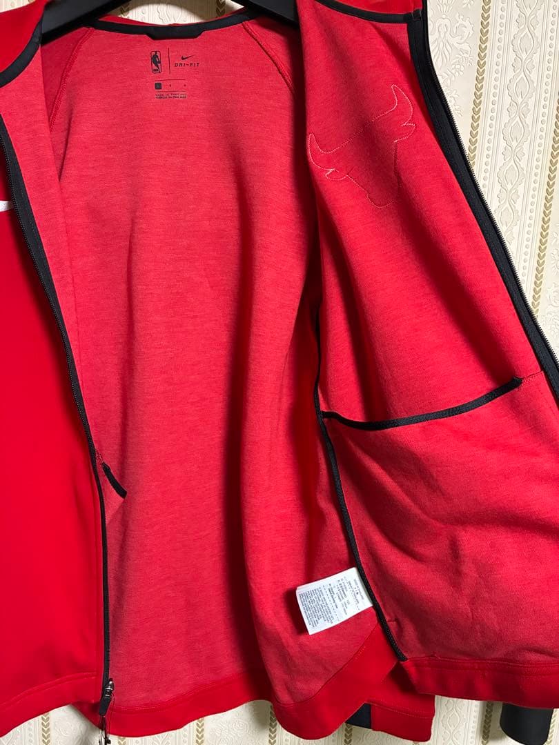 新品NIKE NBA シカゴ・ブルズ フード付きジャケット-の商品検索や