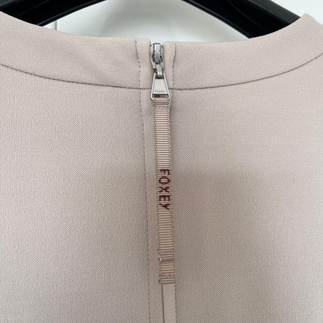 【新品未使用】FOXEY ワンピース　ローレル　ベージュ　38サイズ　タグ付