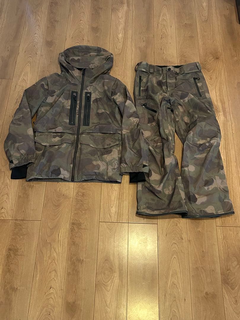 Volcom スノーボード　ウェア　上下　gore-tex Sサイズ　迷彩