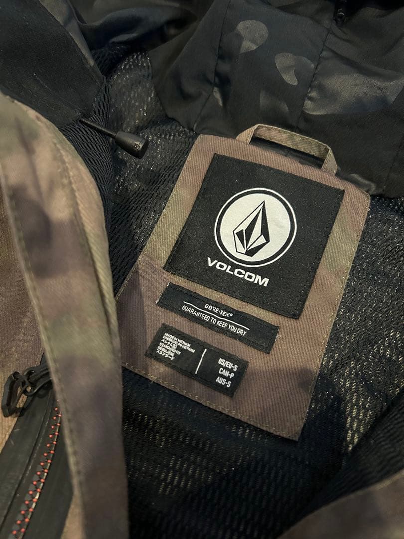 Volcom スノーボード　ウェア　上下　gore-tex Sサイズ　迷彩