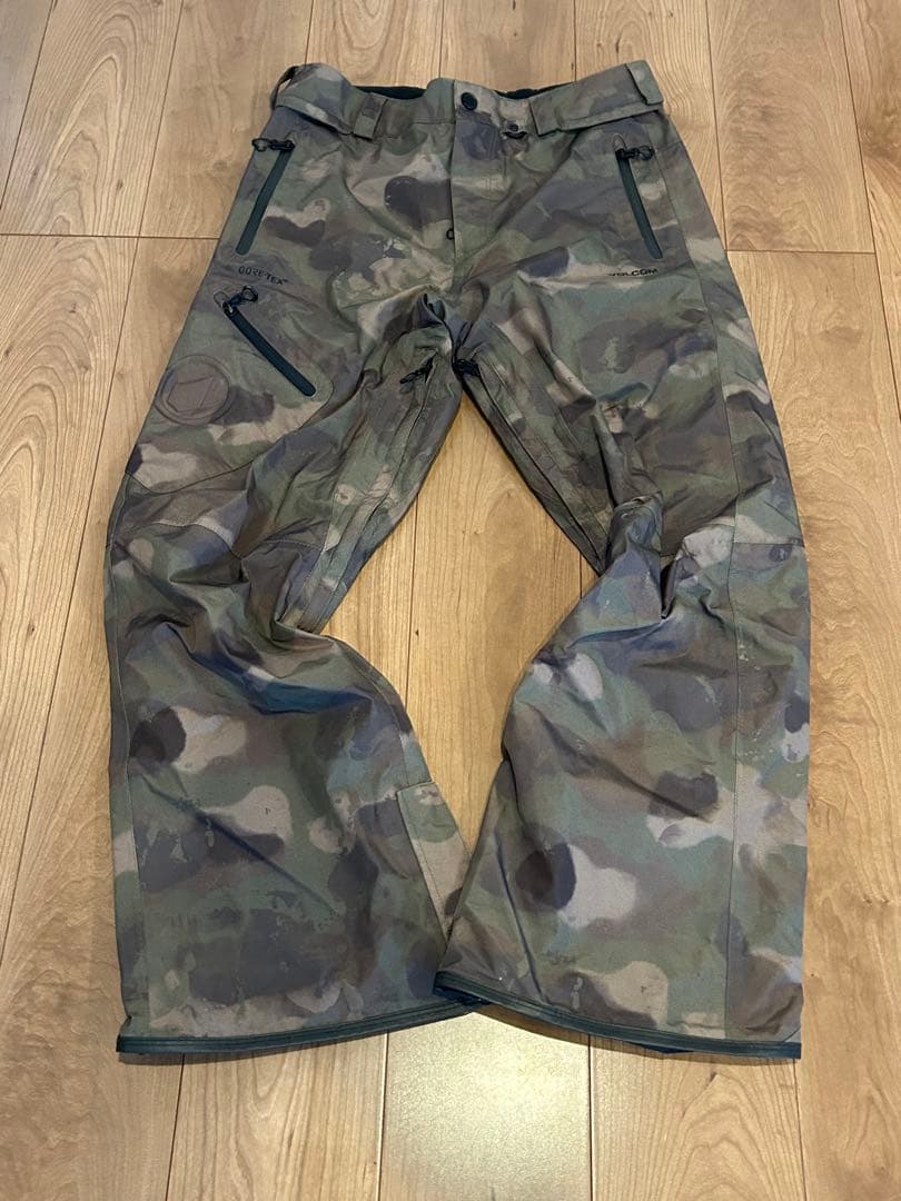 Volcom スノーボード　ウェア　上下　gore-tex Sサイズ　迷彩