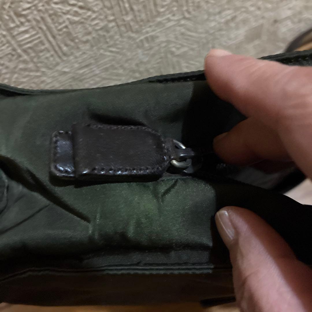 PRADA ダークグリーン ショルダーバッグ