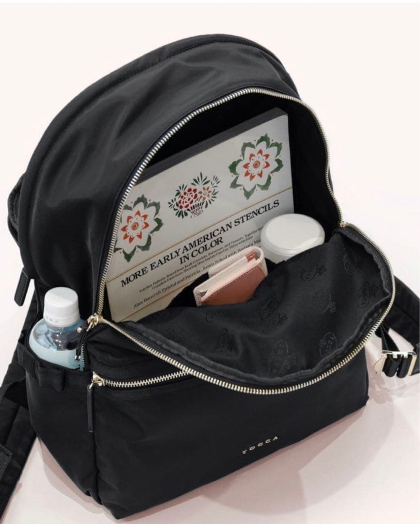 トッカ　tocca ＳＩＤＥ　ＲＩＢＢＯＮＢＡＣＫＰＡＣＫリュックサックブラック