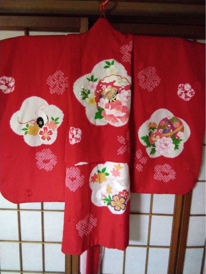 AK です。3歳向け・正絹・お着物と総絞りのお被覆のセット