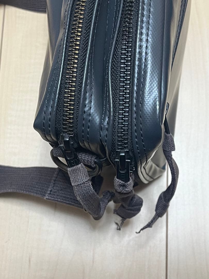 LUGGAGE LABEL 黒 ショルダーバッグ 赤タグ