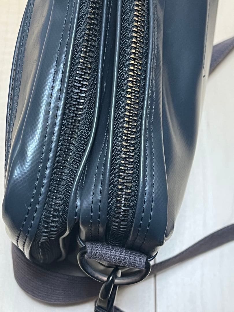 LUGGAGE LABEL 黒 ショルダーバッグ 赤タグ