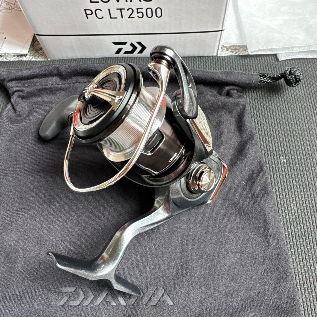 DAIWA LUVIAS PC LT2500 スピニングリール