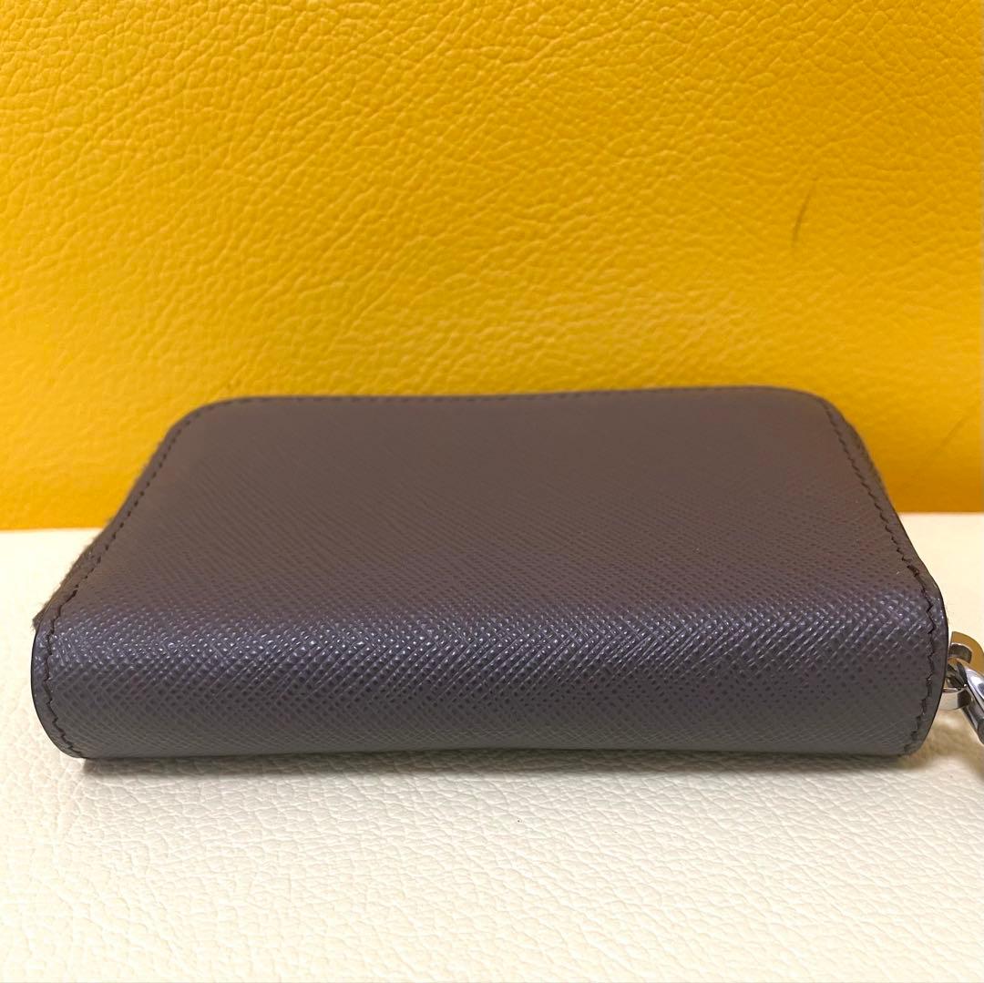 【美品】PRADA レザーケース 2MM003(定価96800円)