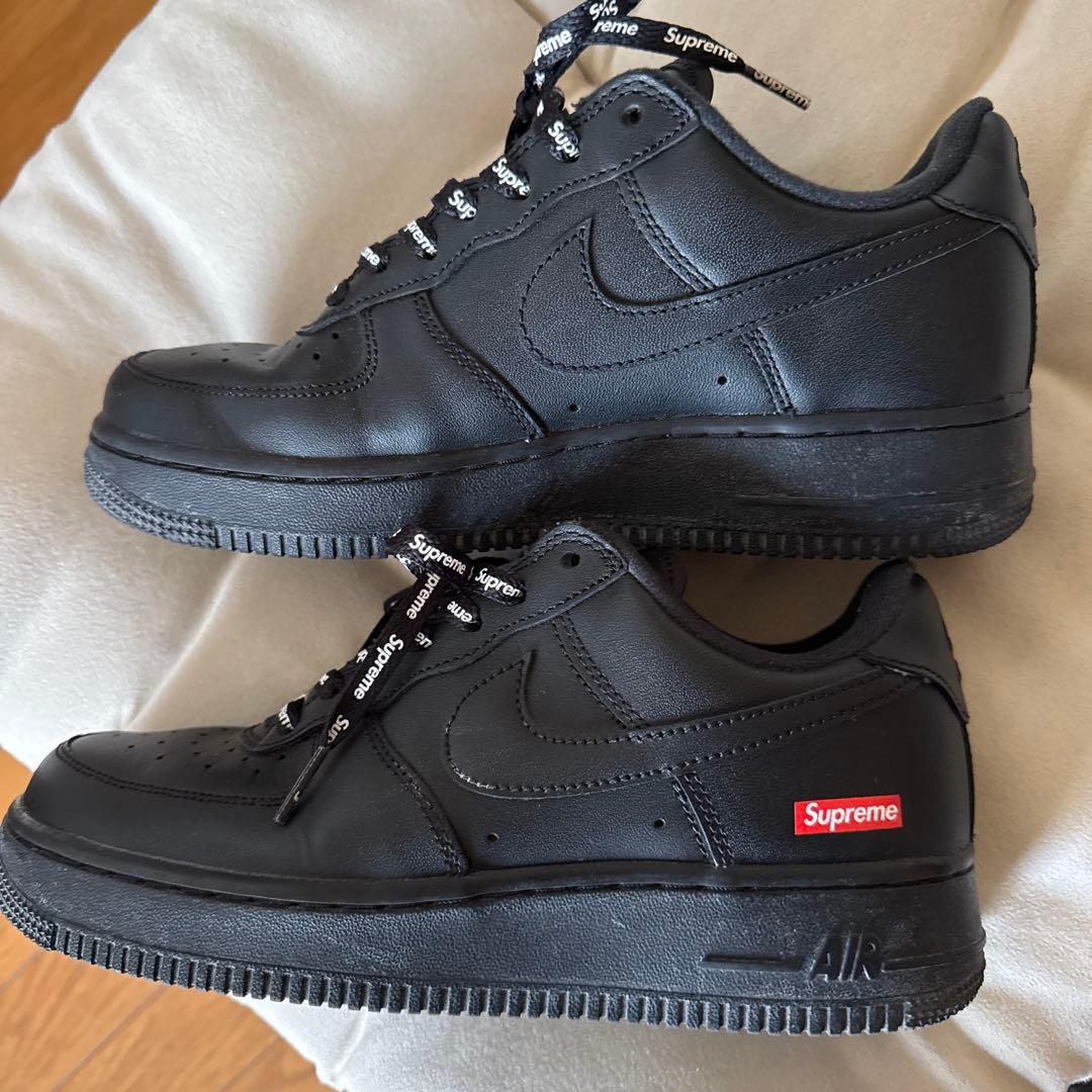 Nike Air Force 1 Supreme ブラック