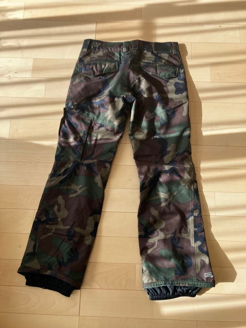 【のん】NIKEスノーボードウェア（上下セット）※８枚目に着衣写真有り