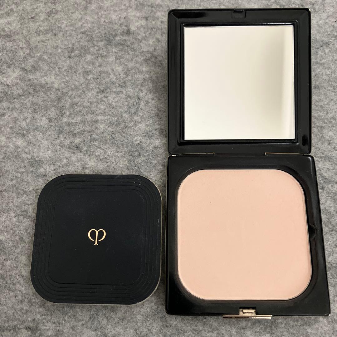 クレドポーボーテ　プードルコンパクトエサンシエルn エレガントスリム