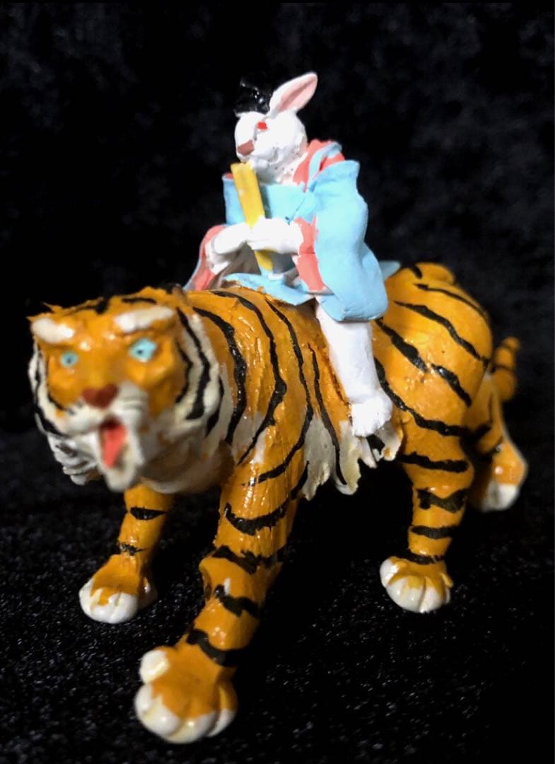 江戸小玩具 虎に跨る兎大臣