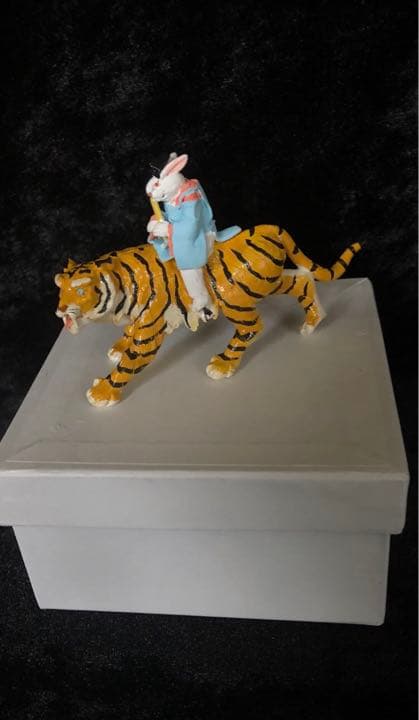 江戸小玩具 虎に跨る兎大臣