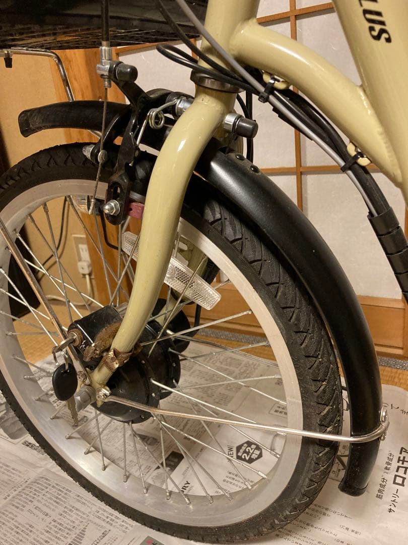 ノーパンク電動三輪車 クリーム色 前後バスケット付き - メルカリ