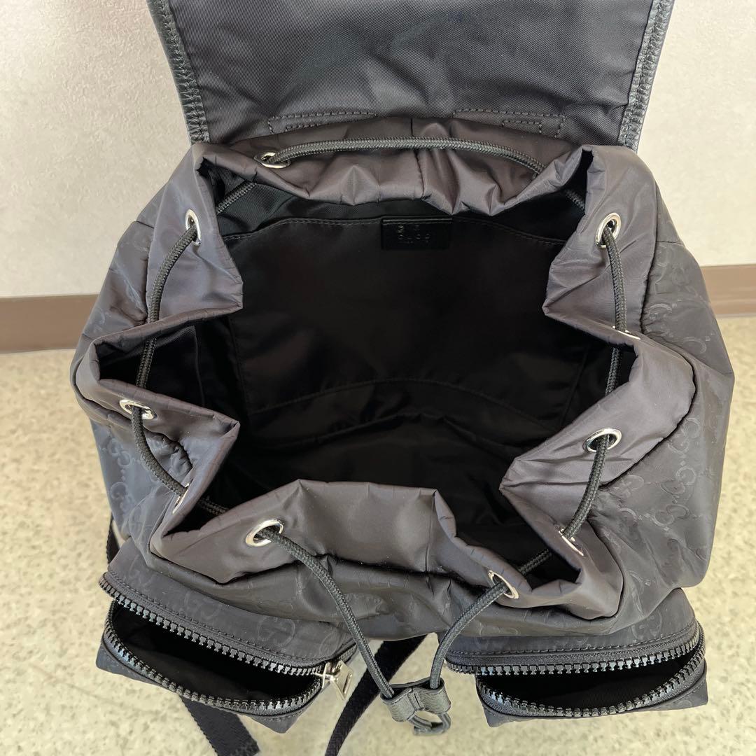 ブラックロゴリュック