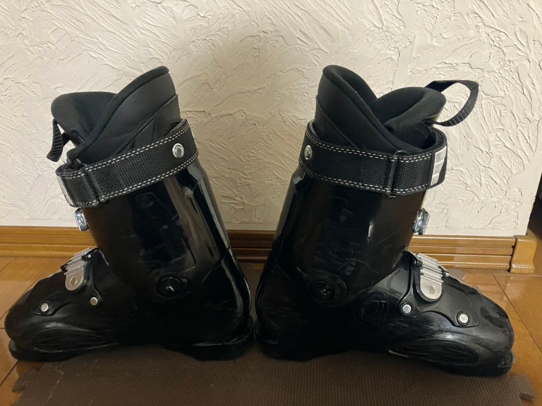 ATOMIC　アトミック スキーブーツ 27〜27.5cm 足幅広め 保温性高