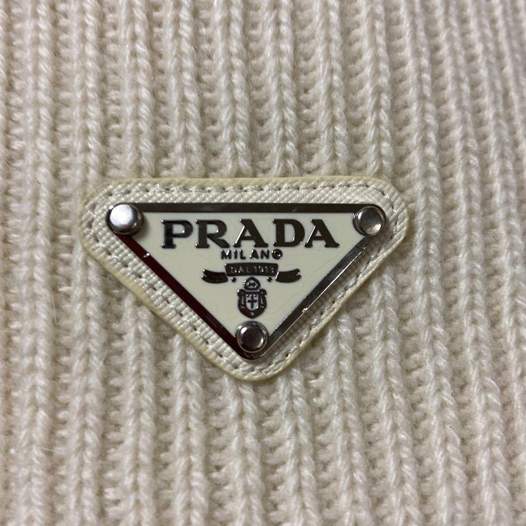 新品未使用PRADA 白ニット帽