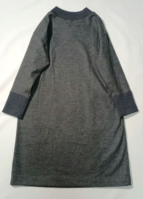 a. 上質ウール100％ ワンピース S ～M 対応 グレー Vネック 日本製