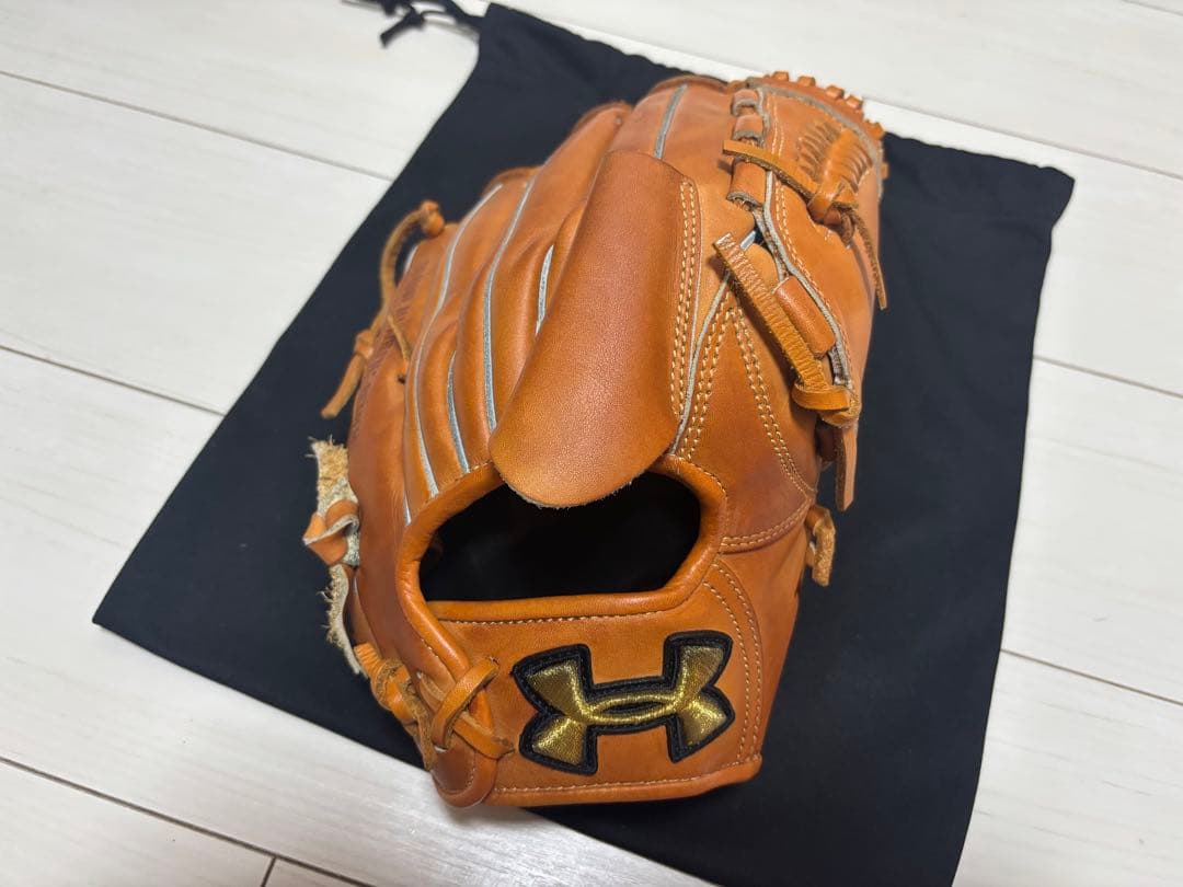 アンダーアーマー 軟式グローブ 投手用 金子千尋モデル