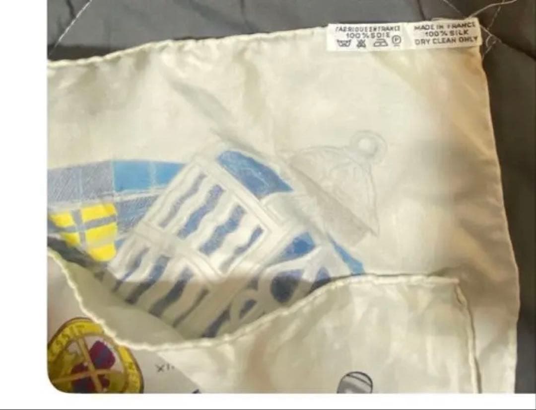 HERMÈS スコットランド風シルクスカーフ