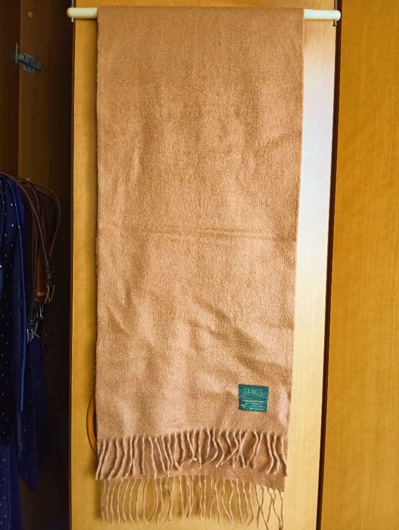 Drake's（ドレイクス）カシミヤマフラー キャメル