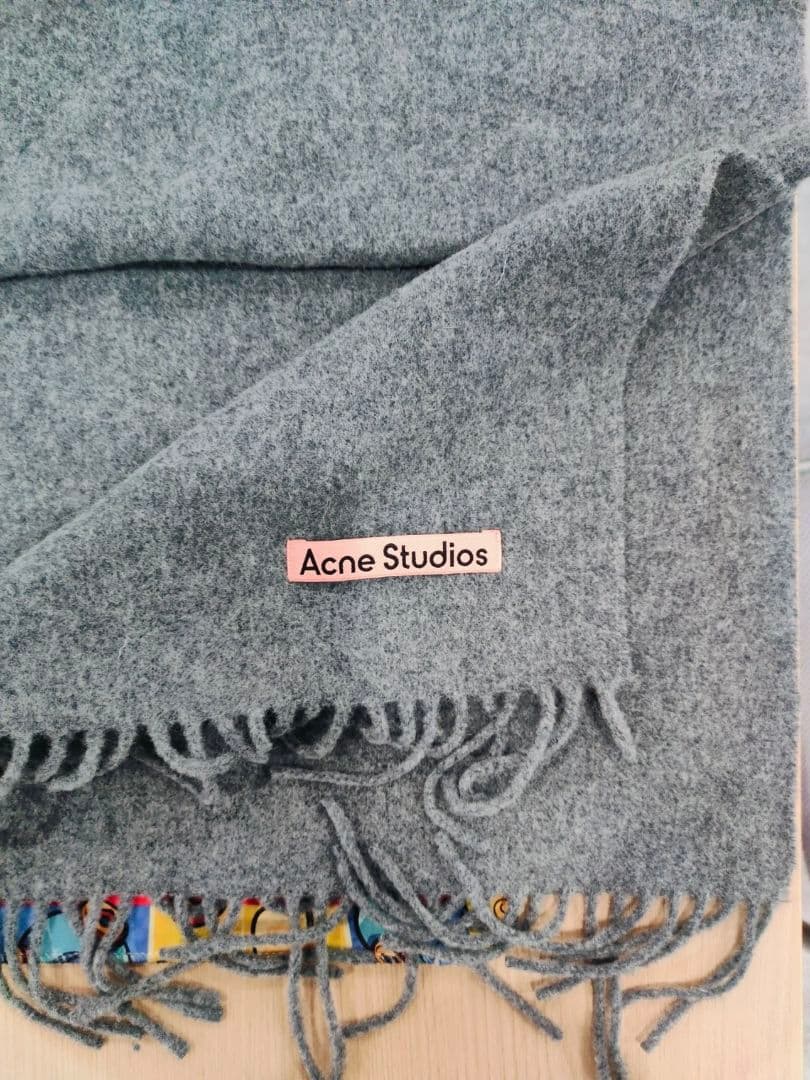 Acne Studios チャコールグレー マフラー