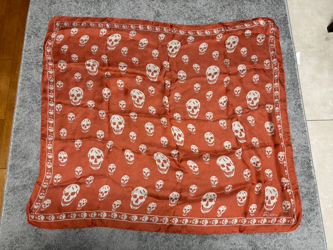 ヴィンセント様専用アレキサンダーマックイーンシルク総柄大判ストール