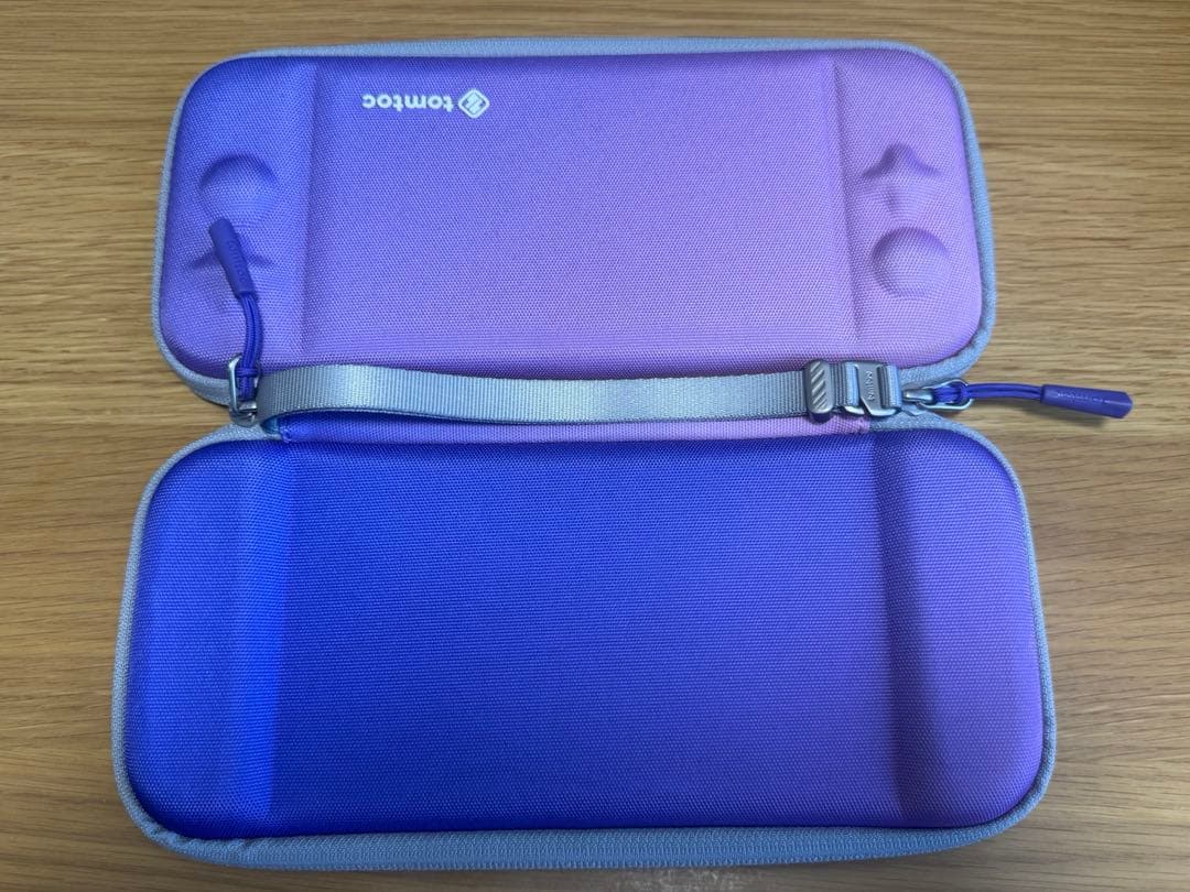 Nintendo Switch本体と付属品【収納ケース2種付き】