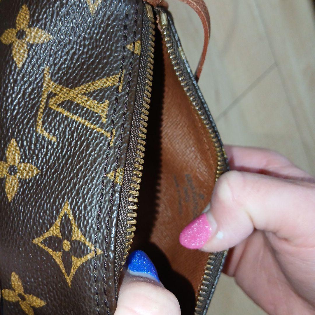 Louis Vuitton ブラウン レザーミニポーチ